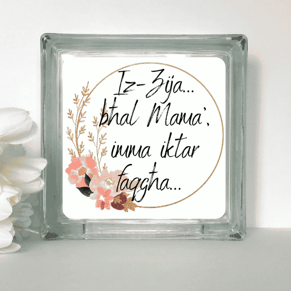 Iz-Zija-Floral-Glass-Block.png Iz-Zija bħal Mama' - Glass Block - Image 1
