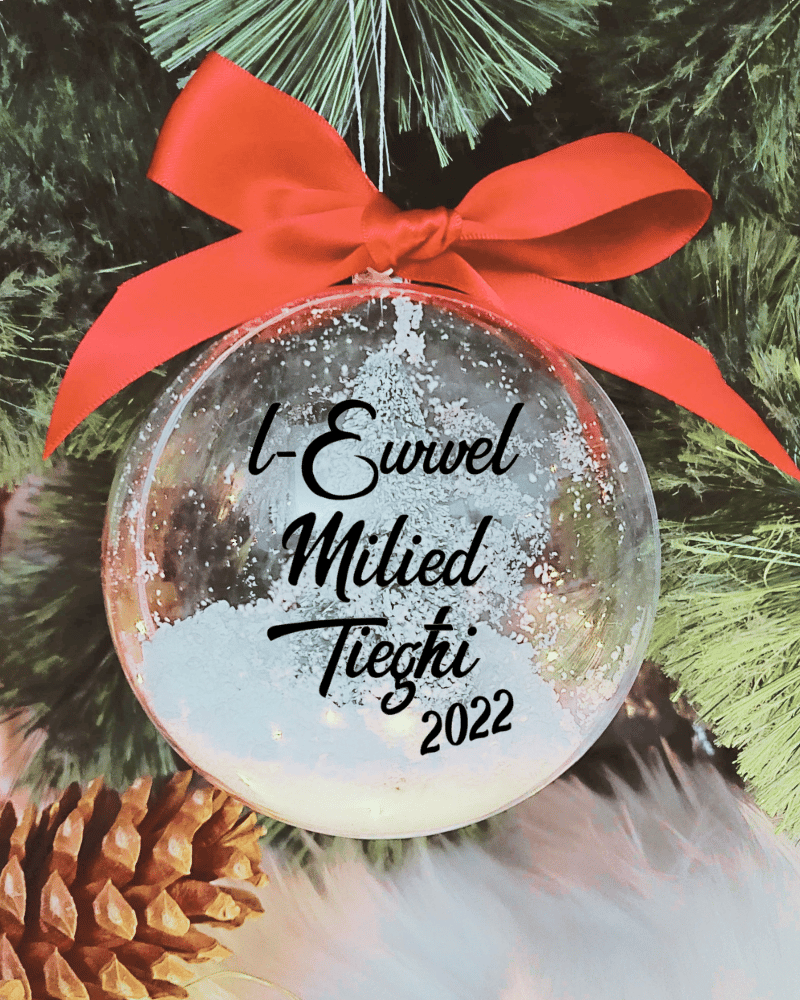 ACRBBLEWWELTIEGHI.png L-Ewwel Milied Tiegħi - 10cm Acrylic Bauble - Image 1
